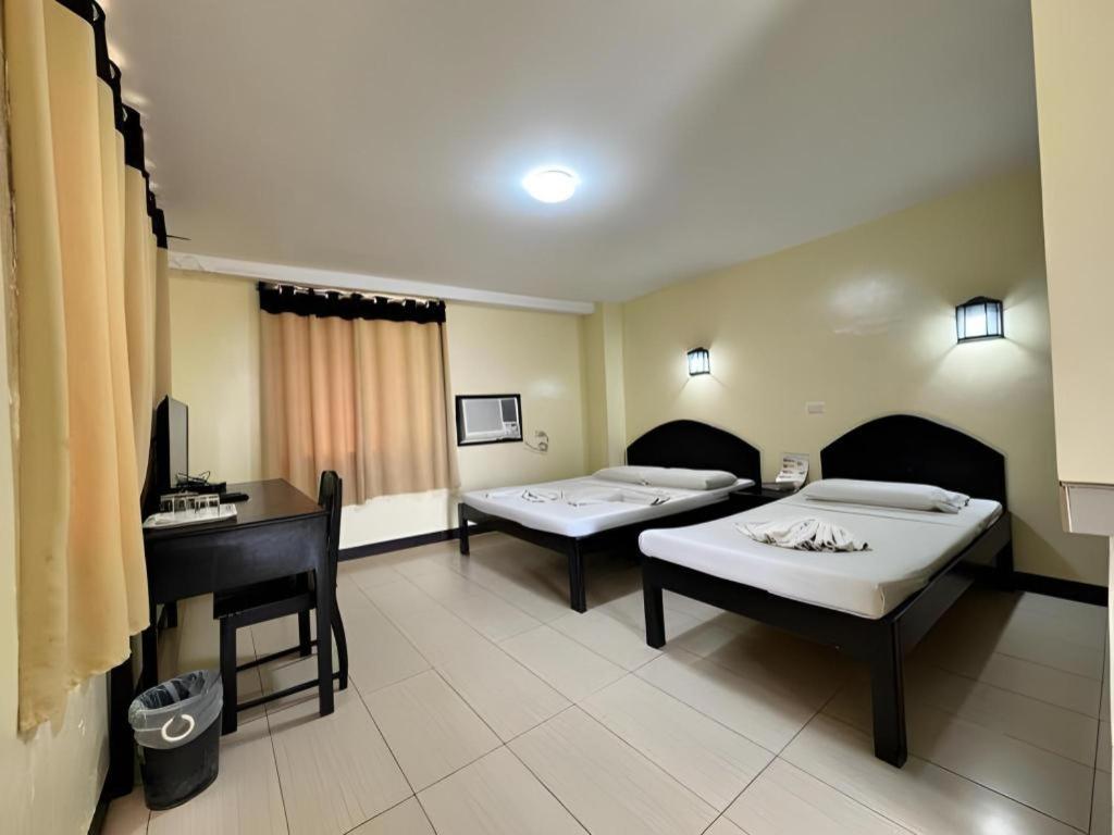 Sampaguita Suites Plaza Garcia Cebu Exterior photo